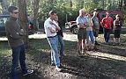 06-Convoy listens to a briefing on the Avon River